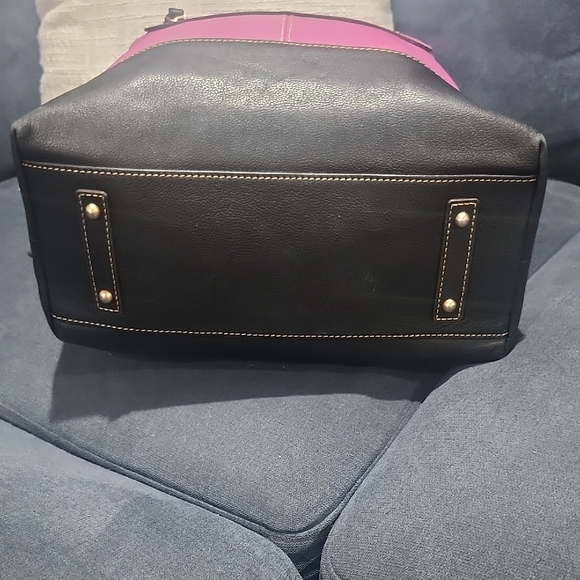 Dooney & Bourke Fuchsia and Black Hobo Bag - Picture 3 of 10